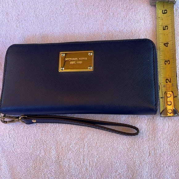 Michael Kors NWOT Jet Set Travel Large blue Leather Continental Wallet/Wristlett - Picture 10 of 10